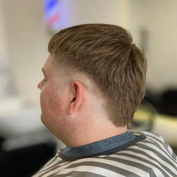 Klasikinis taper kirpimas su natūraliu stilizavimu – Barberette Klaipėda